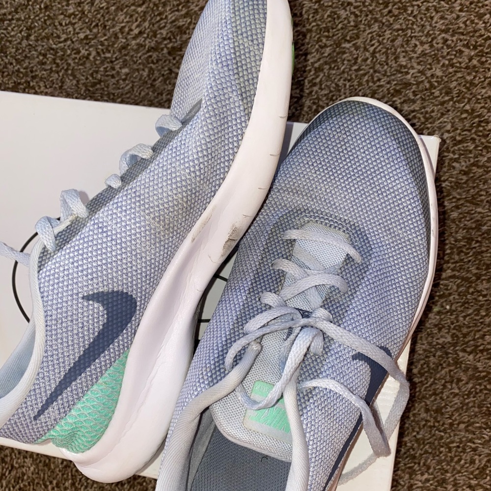 Nike FLEX running shoes dynamic heel design - Picture 8 of 9